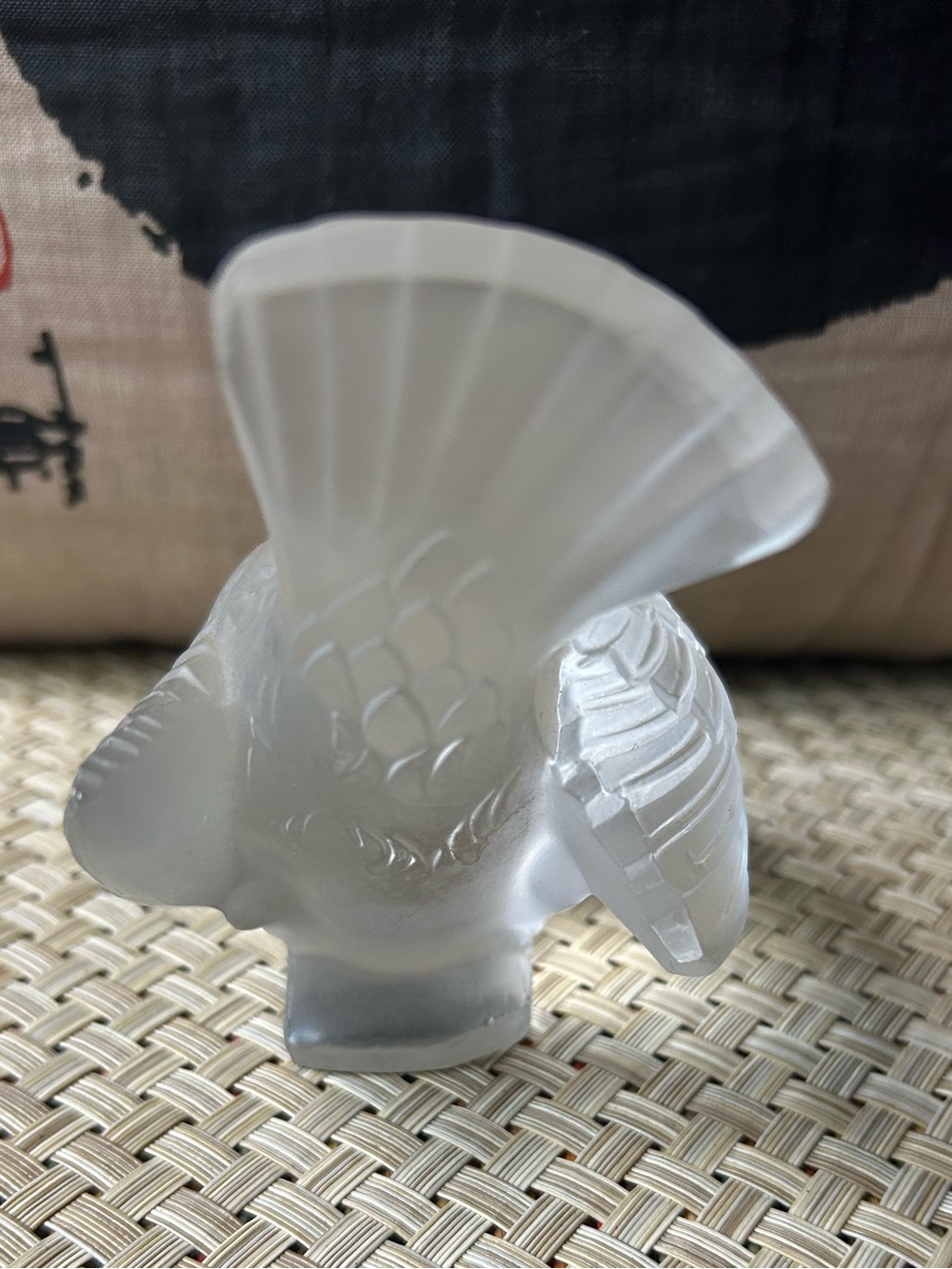 Vintage Lalique Frosted and Clear Glass "Le Moineau Coquet" Sparrow paperweight - Picture 3 of 6